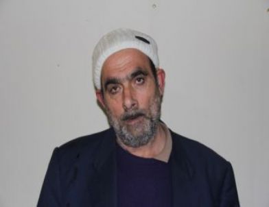 Eşi ve Çocukları Terk Etti