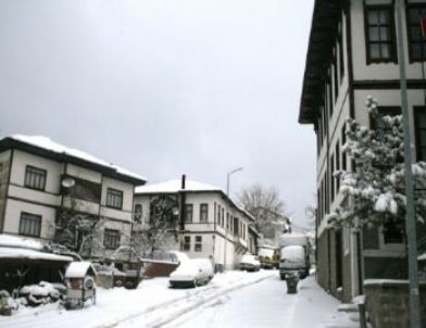 Tarihi İlçede Kartpostallık Kar Manzaraları