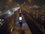 İstanbul'da Kar Yağışı Akşam Da Devam Etti
