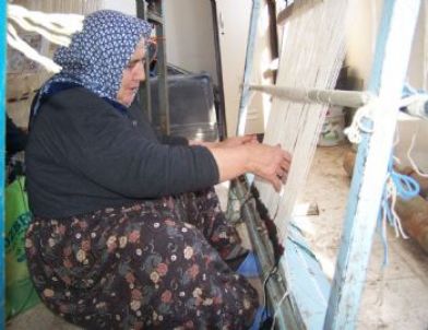 Korkuteli’nde Alafaradın Kilimi Dokumacılığı Başladı
