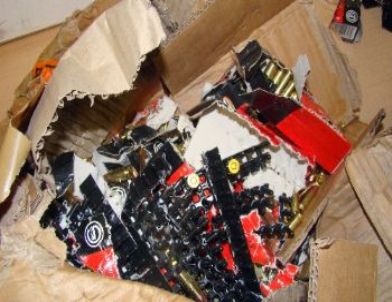 Tır'ların Arasındaki Koliden Mermi Çıktı