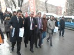 AYHAN ÇIVI - Yargı Çalışanlarından Çıplak Ayaklı Protesto