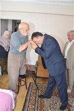 DÜNYA YAŞLILAR GÜNÜ - Başkan Karabalık Yaşlıları Unutmuyor