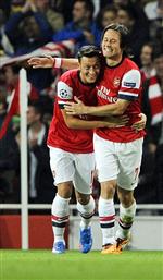 Mesut Özil’in Arsenal Başarısı Sürüyor