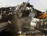 YENI DELHI - Hacıları taşıyan kamyon devrildi: 20 ölü