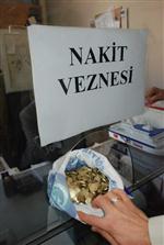 HAKAN AKKAYA - Bin 582 Adet Bozuk Parayla 'koltuk Yakma'Cezası Ödediler