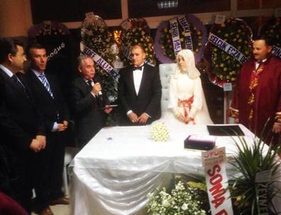 Kırkağaç'ta Siyaset ve İş Dünyası Bu Düğünde Buluştu