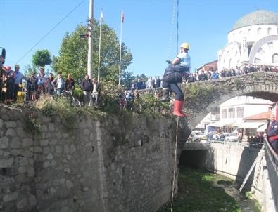 Niksar’da İtfaiyenin Tatbikatı Nefes Kesti