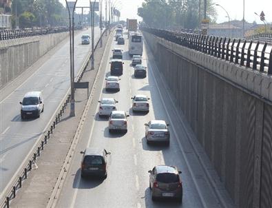 Bayram Tatilinin Başlamasıyla Trafik Yoğunlaştı