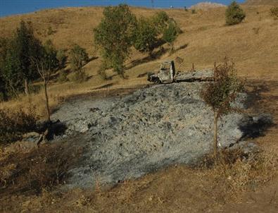 Hakkari’de 4 Bin 500 Ot Yığını ve 1 Araç Yakıldı