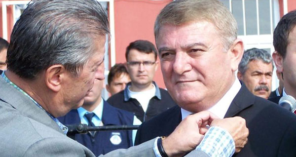 CHP'den istifa eden Başkan AK Parti'ye geçti