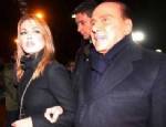 SİNEMA OYUNCUSU - Berlusconi'nin nişanlısı lezbiyen çıktı
