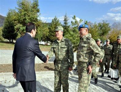 Kara Kuvvetleri Komutanı Akar Hakkari’de