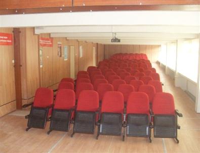 İzmit Belediyesi'nden Sağlık Meslek Lisesi'ne Çok Amaçlı Salon