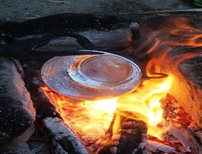 (özel Haber)- 50 Yıldır Kalaycılık Mesleğini Sürdürüyor