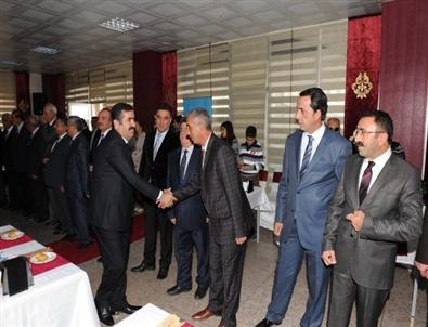 Vali Doğan Vatandaşlarla Bayramlaştı