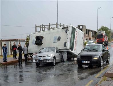 Kayseri’de Zincirleme Trafik Kazası Açıklaması