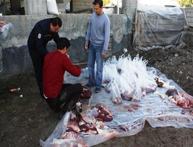 Kurban Bayramı’nda Polisten Örnek Devranış!