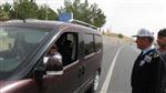 TRAFİK MÜDÜRLÜĞÜ - Trafik Ekipleri Kontrol Yapmadı, İkramda Bulundu