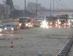 E-5 KARAYOLU - Yağmur İstanbul Trafiğini Felç Etti