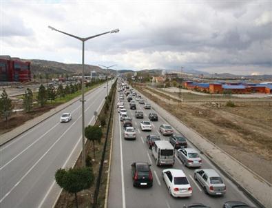 Bayram Tatilinin Bitmesine 1 Gün Kala Dönüş Çilesi Başladı