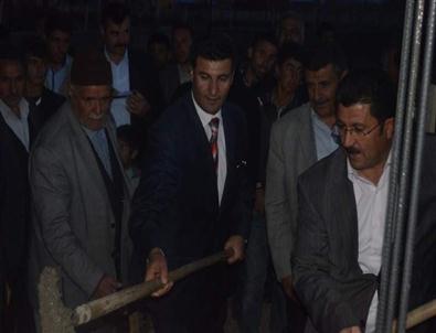Çiftçi Çaldıran'da Temel Atma Törenine Katıldı