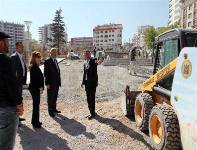 Yenimahalle’de Kamusal Alanlara Yenileri Ekleniyor