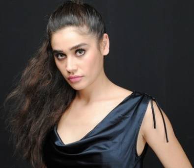 'Adını Kalbime Yazdım' İddialı Geliyor