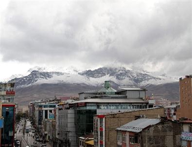 Van’da Kar Yağışı