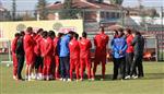 MAHMUT BOZ - Eskişehirspor, Çaykur Rizespor Maçı Hazırlıklarına Başladı