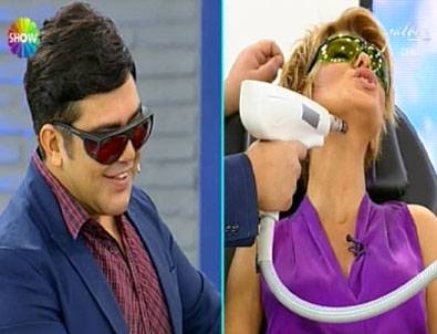 Gülben Ergen'e canlı yayında lazerli cilt onarımı