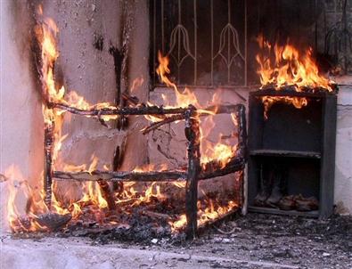 Müstakil Ev Alev Alev Yandı