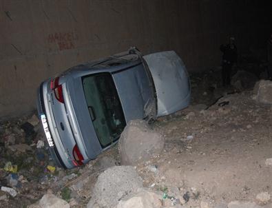 Otomobil Şarampole Uçtu Açıklaması