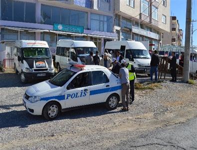 Besni’de Okul Servis Araçları Denetlendi