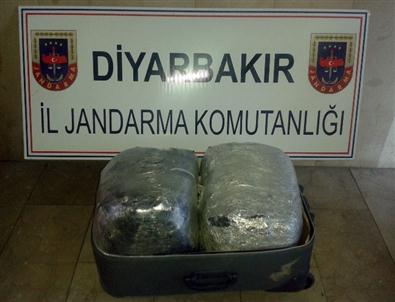 Diyarbakır’da 20 Kilogram Esrar Ele Geçirildi
