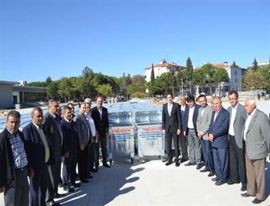 Kula'da 52 Köye 525 Adet Çöp Konteynırı Dağıtıldı