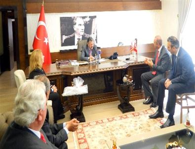 Vali Ayyıldız’dan Kızılay’a Destek