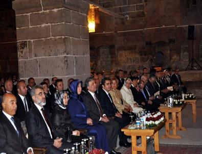 Cumhurbaşkanı Gül, Tarihi Handa Konser Dinledi