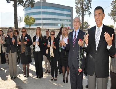 Eğitim Duayeni Tatış, Kabri Başında Anıldı