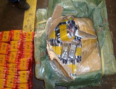 Oyuncak Taşıyan Tır'da Kaçak Cep Telefonu Ele Geçirildi