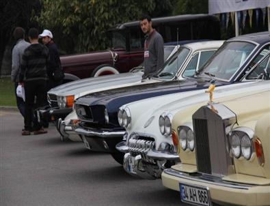 Klasik Otomobiller 'bebekler'İçin Yollarda