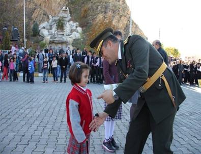 Cumhuriyetin Kuruluşunun 90. Yıldönümü Törenlerle Kutlandı