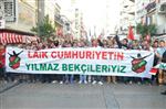 MUSTAFA MOROĞLU - İzmir'de Onbinler Andımız'ı Okudu