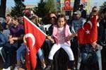 KIYAFET YÖNETMELİĞİ - Kartepe'de Cumhuriyet Bayramı Çoşkusu