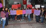 KADIN CİNAYETİ - Mersin Kadın Platformu Üyeleri Kadın Cinayetlerini Protesto Etti