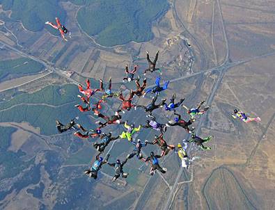 Paraşütçülerden Cumhuriyet Bayramı rekoru