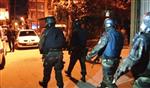 İzmir'de Narkotik, Şafak Baskınında Zehir Tacirlerine Göz Açtırmadı