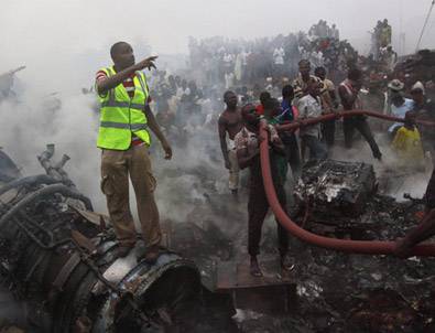 Yolcu uçağı yere çakıldı