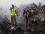 LAGOS - Yolcu uçağı yere çakıldı