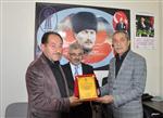 ORHAN ORHAN - Eski Esnaf Odası Başkanlarına Plaket